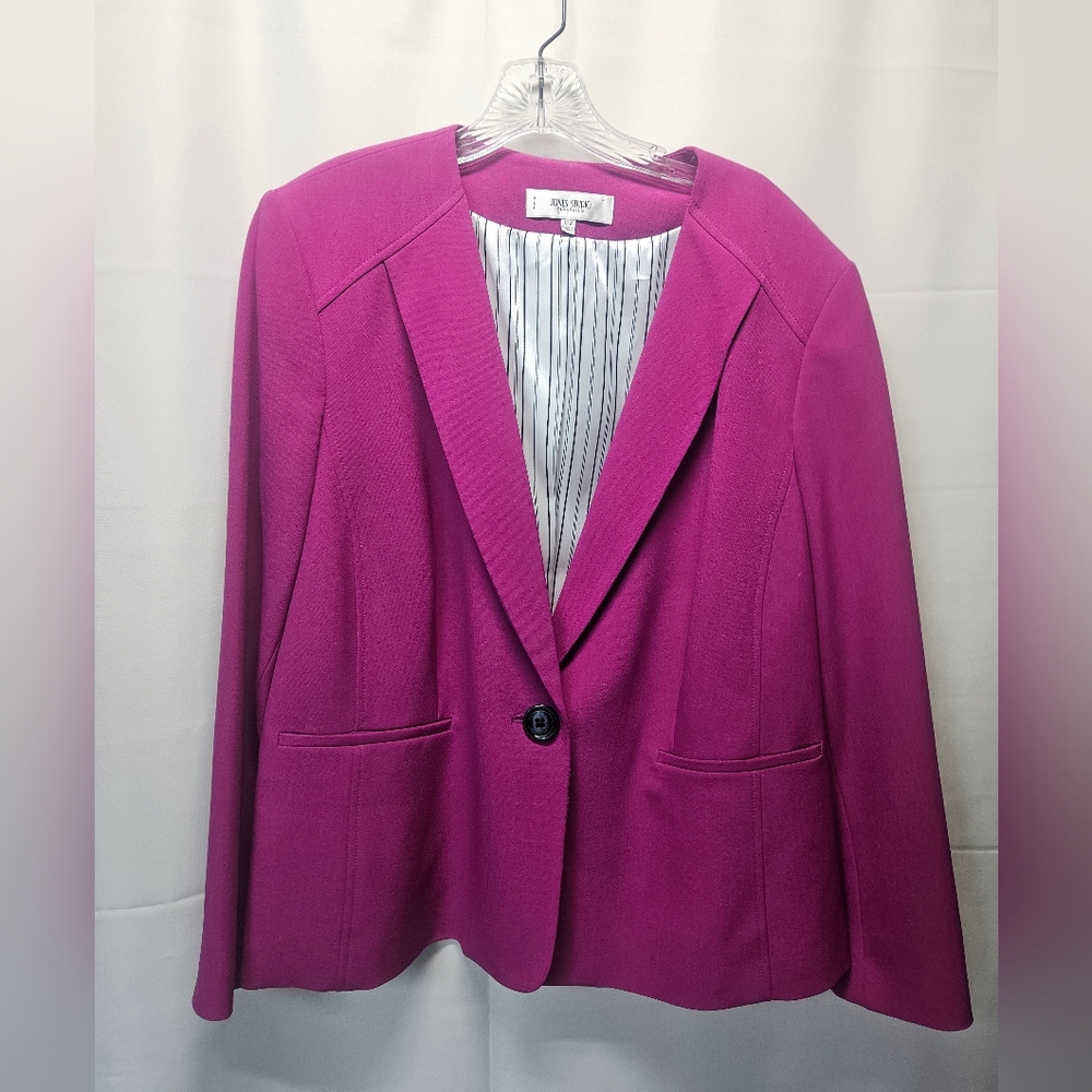 Jones Studio Like New Fuchsia Blazer